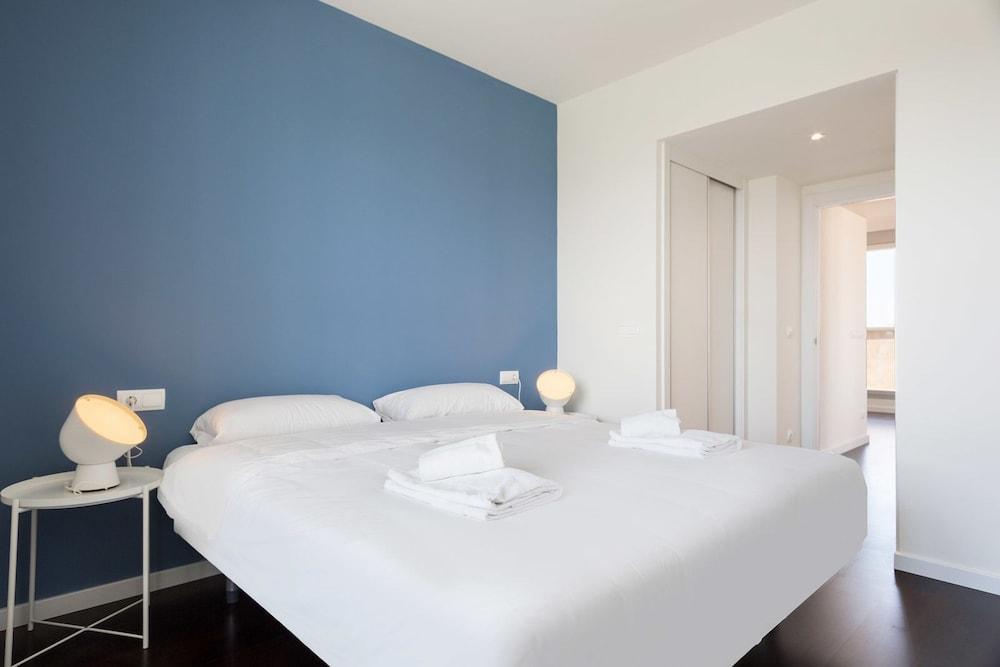 Olala Port Forum Apartments Sant Adria de Besos Buitenkant foto